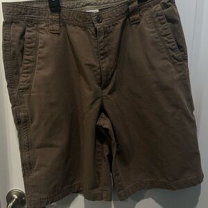 Columbia Men”s Brown Cargo Shorts Omni-Shield Advanced Repellency Size 34W. 11L